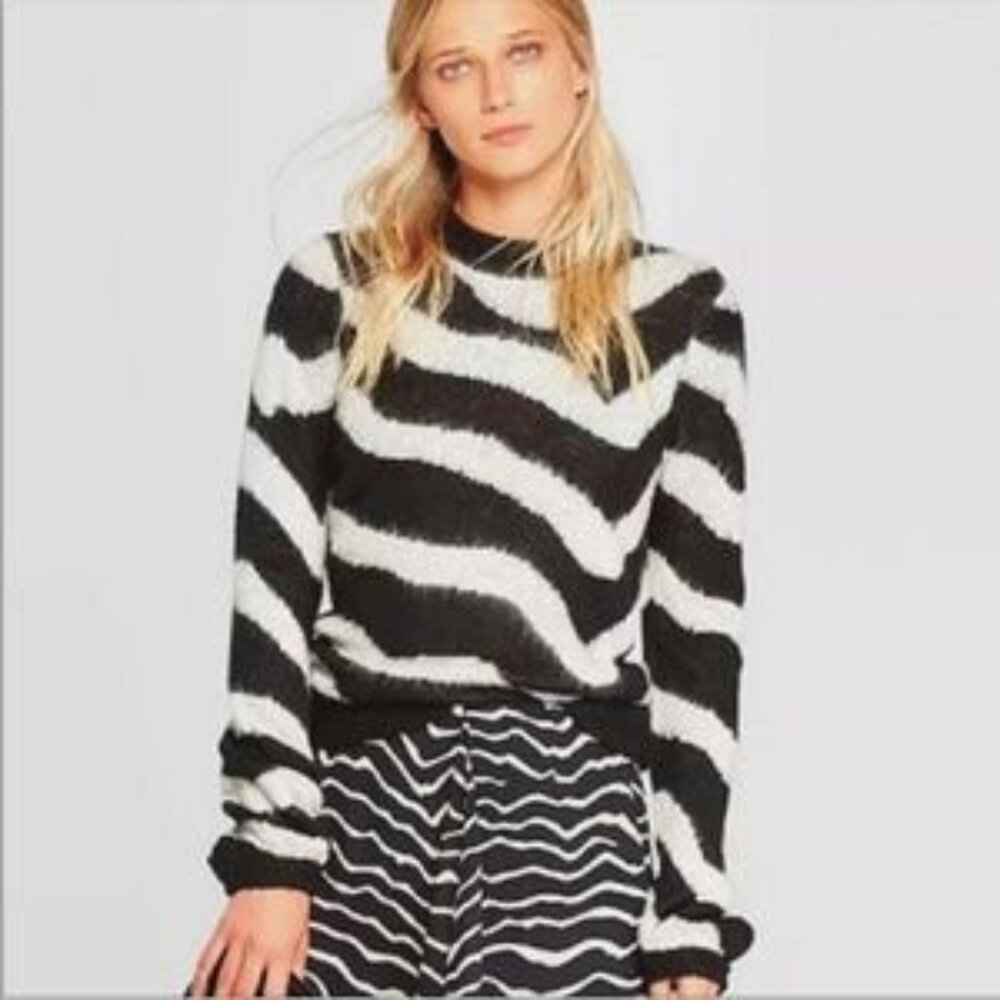 Who What Wear Black and White Chevron Zebra Print Sweater